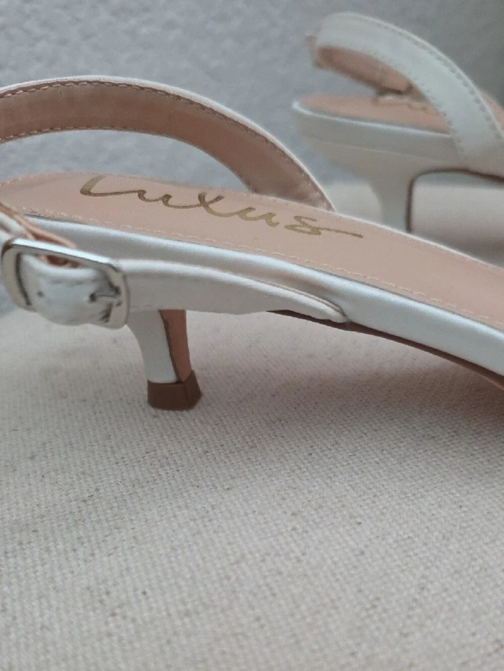 Lulu's White Pearl-Trim Pointed Slingback Flats Sz. 7